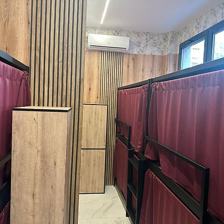 Velvet Hostels Pacifico Madrid Eksteriør bilde